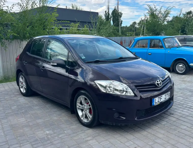 Toyota Auris, 2011