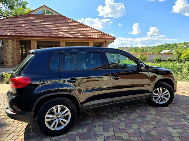Volkswagen Tiguan, 2012