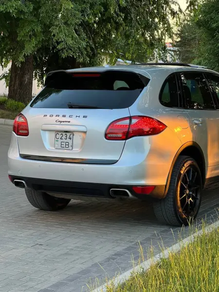 Porsche Cayenne, 2012