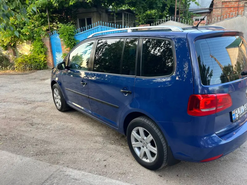 Volkswagen Touran, 2011