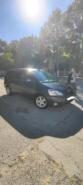 Toyota Avensis Verso, 2003