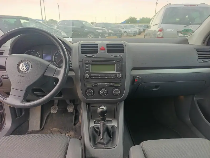 Volkswagen Golf, 2004