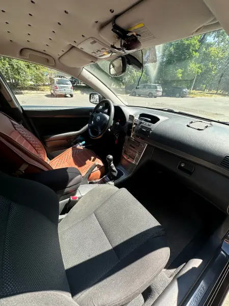 Toyota Avensis, 2006