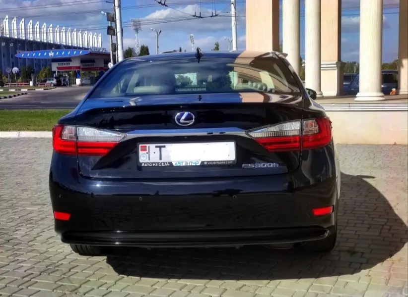 Lexus ES, 2016