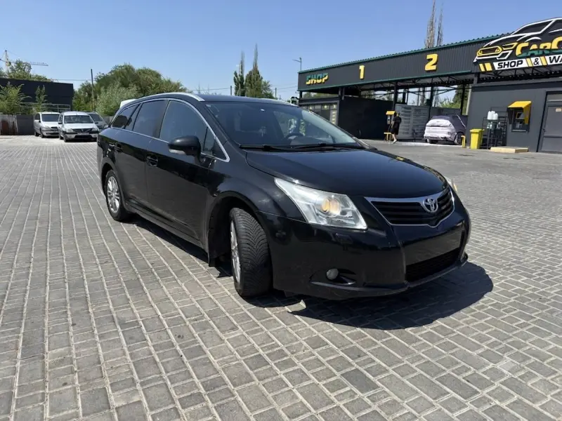 Toyota Avensis, 2011