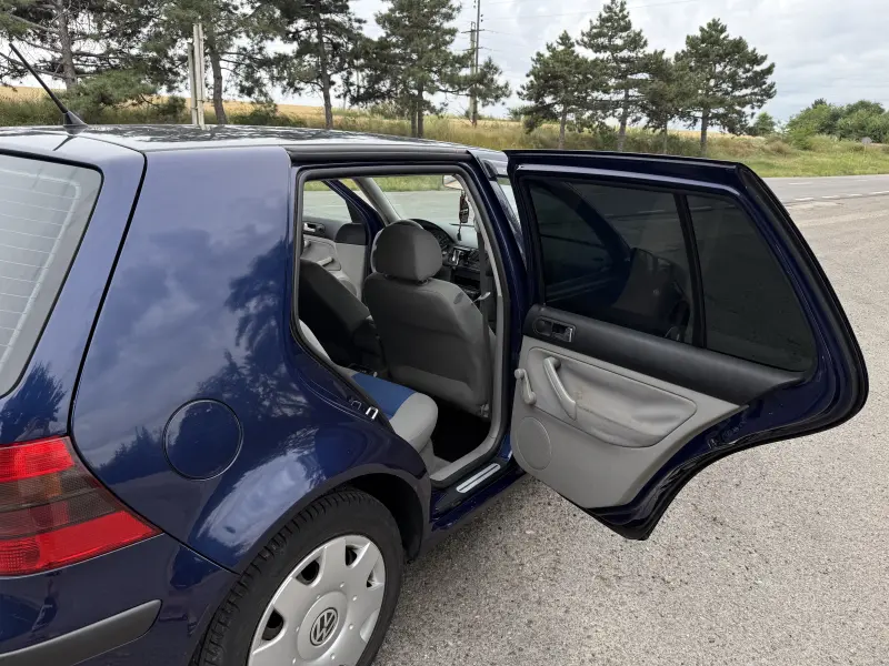Volkswagen Golf, 2000