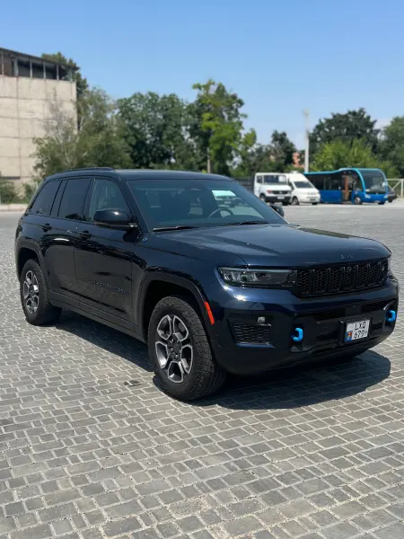 Jeep Grand Cherokee, 2023