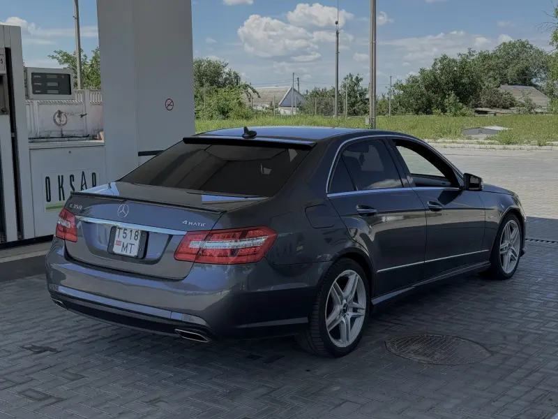 Mercedes-Benz E-Class, 2012