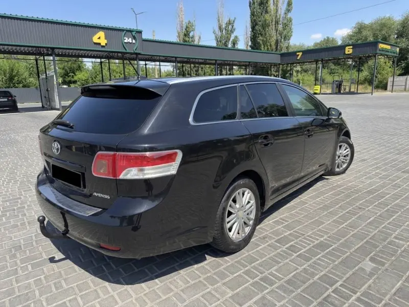 Toyota Avensis, 2011