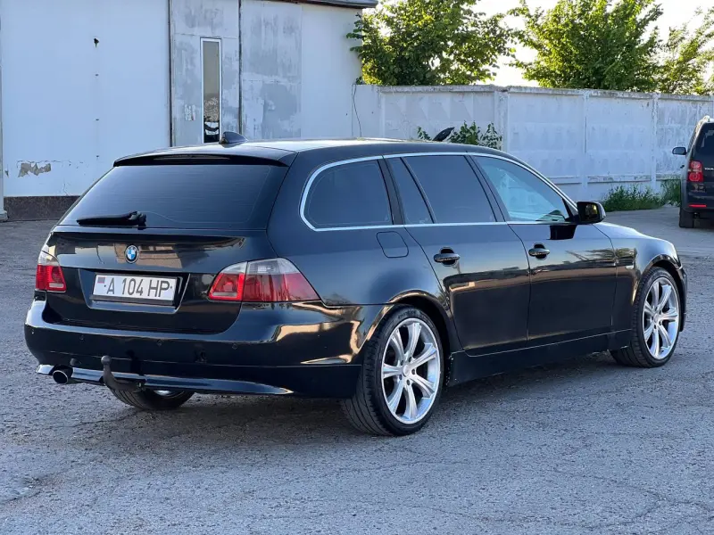 BMW 5 Series, 2005