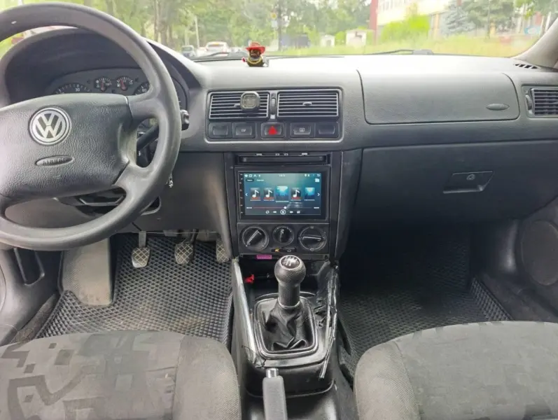 Volkswagen Golf, 2000