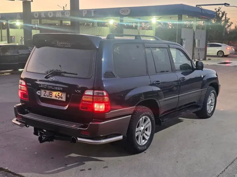 Toyota Land Cruiser, 2001