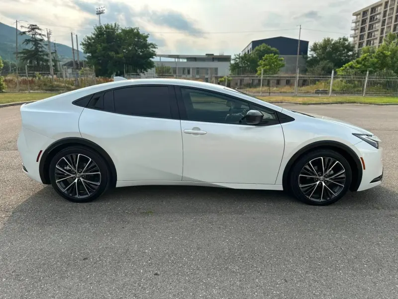 Toyota Prius, 2024