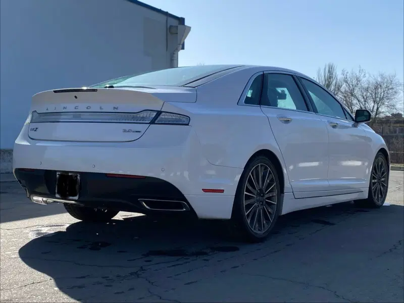 Lincoln MKZ, 2015