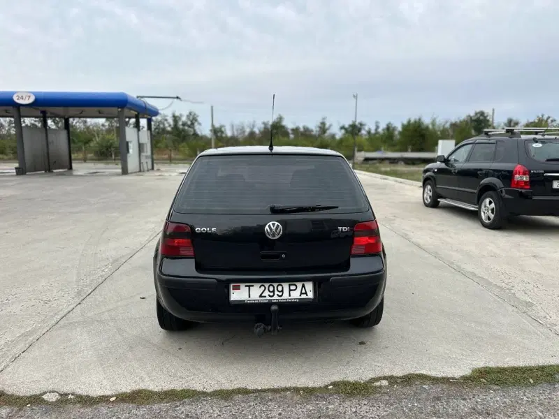 Volkswagen Golf, 2003
