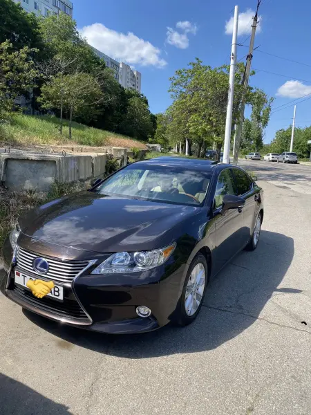 Lexus ES, 2013