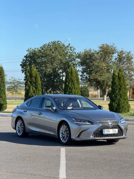 Lexus ES, 2020