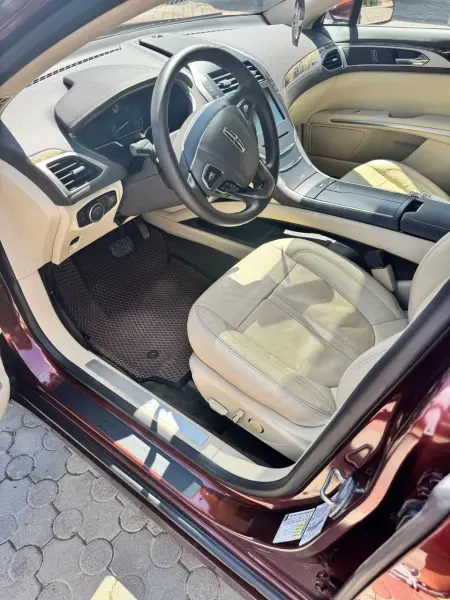 Lincoln MKZ, 2014