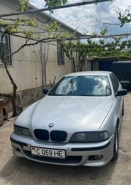 BMW 5 Series, 2000