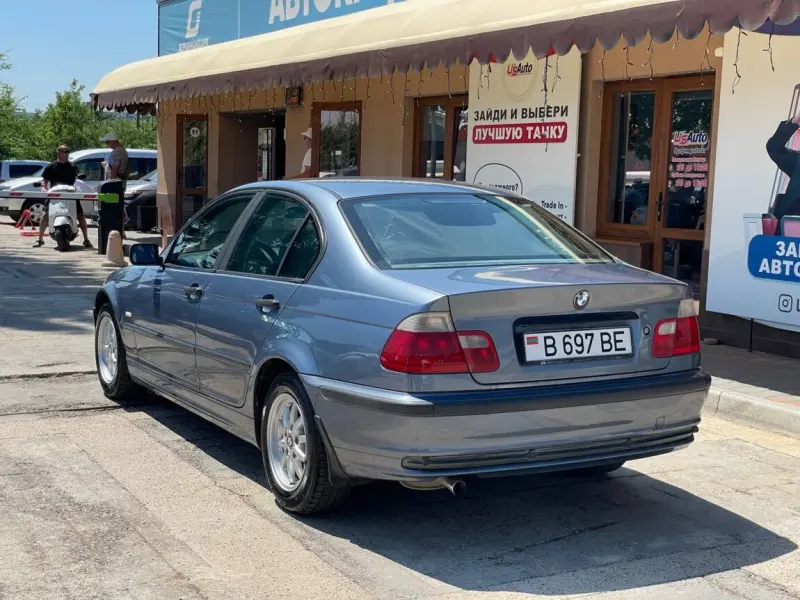 BMW 3 Series, 2001