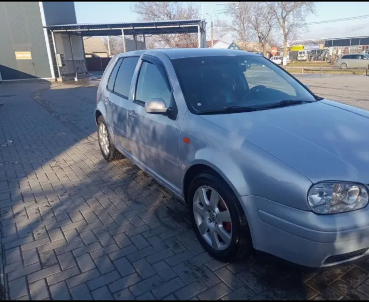 Volkswagen Golf, 2000
