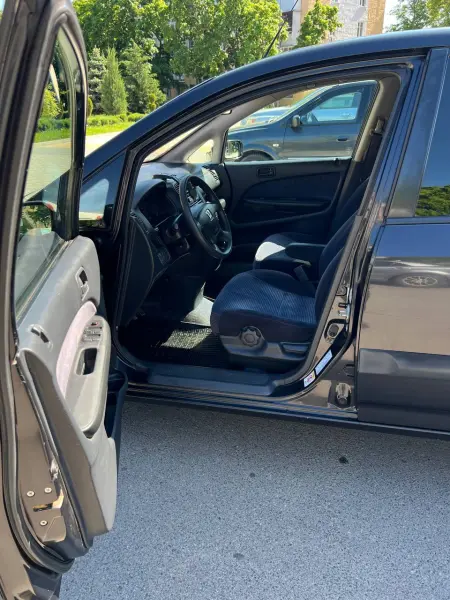 Honda Stream, 2001