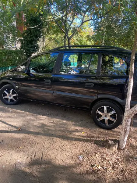 Opel Zafira, 2005