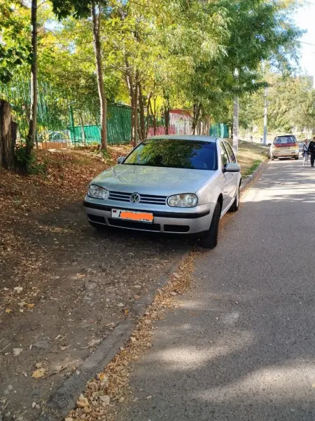 Volkswagen Golf, 2002