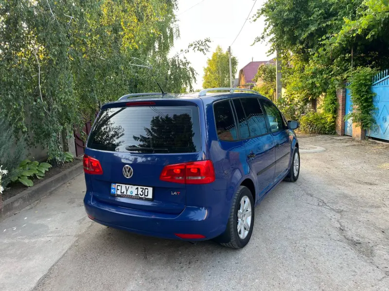 Volkswagen Touran, 2011