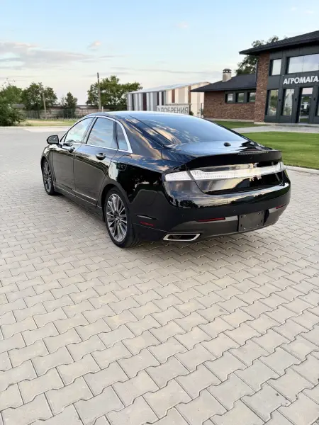 Lincoln MKZ, 2015