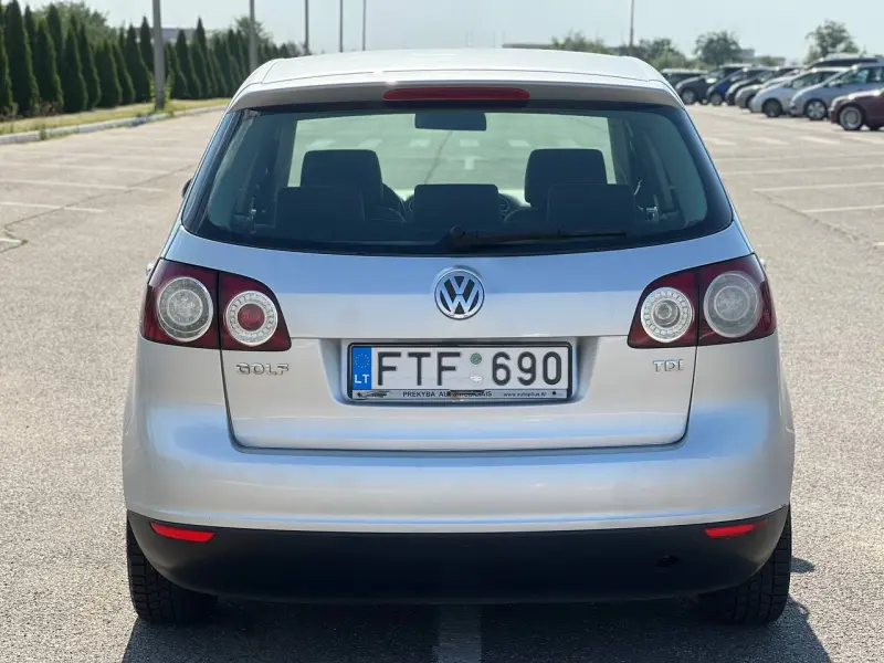 Volkswagen Golf, 2005