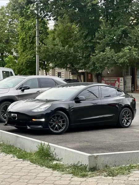 TESLA 3, 2021
