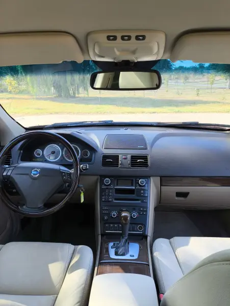 Volvo XC90, 2011
