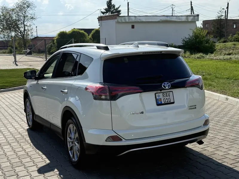 Toyota RAV4, 2016