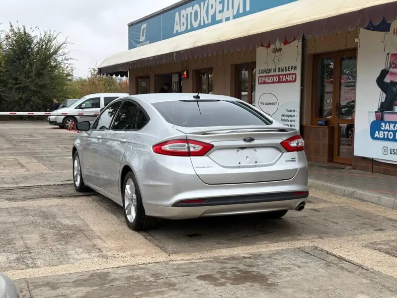 Ford Fusion, 2015