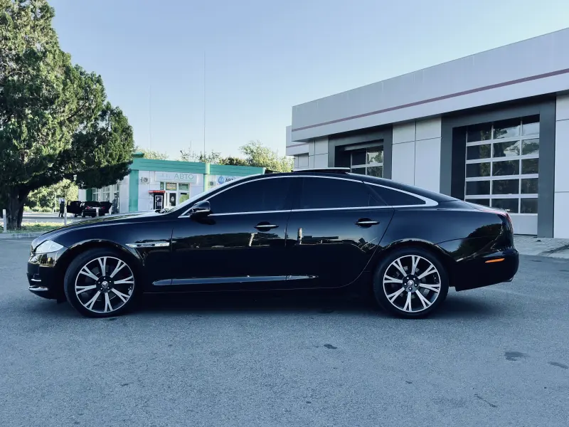 Jaguar XJ, 2012