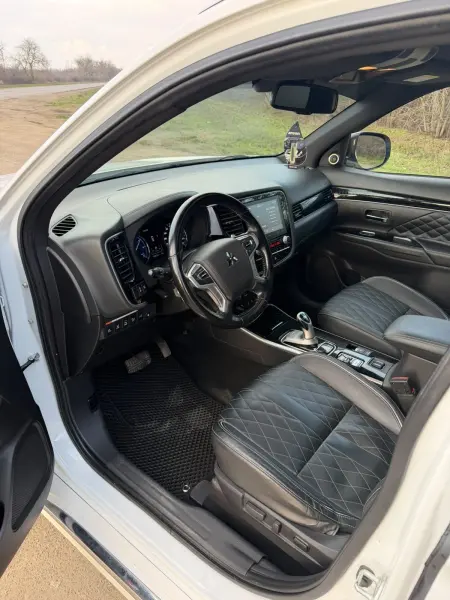 Mitsubishi Outlander, 2019