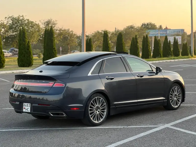 Lincoln MKZ, 2013