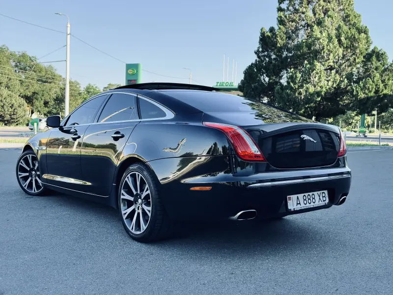 Jaguar XJ, 2012