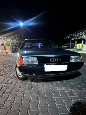 Audi 100, 1985