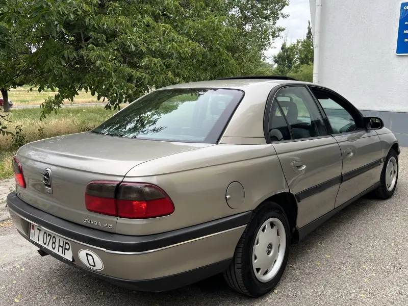Opel Omega, 1999