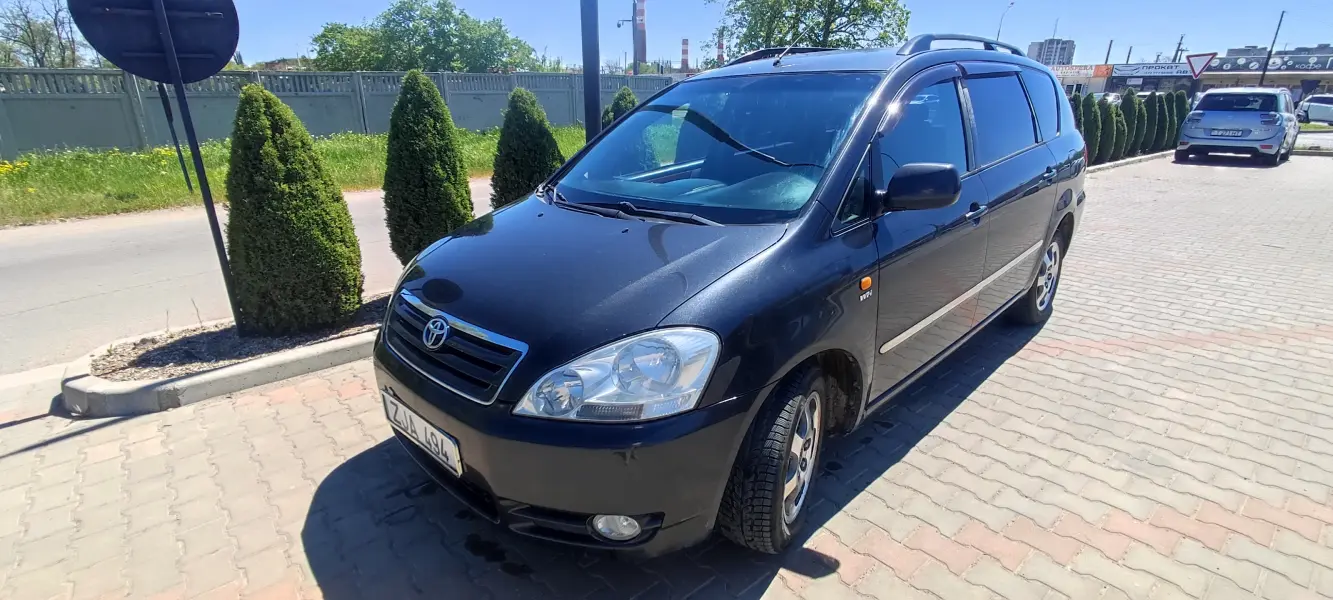 Toyota Avensis Verso, 2002