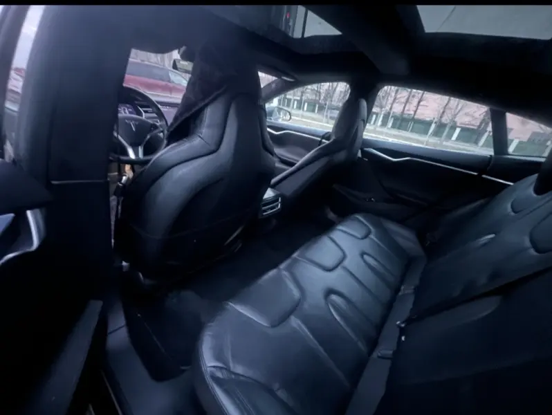 TESLA S, 2015