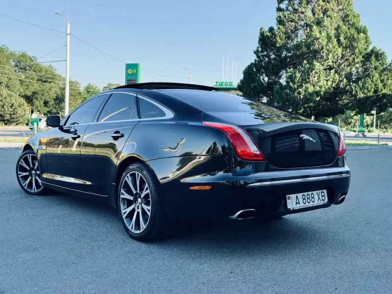 Jaguar XJ, 2012