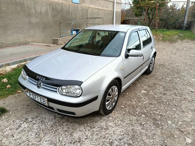 Volkswagen Golf, 2000