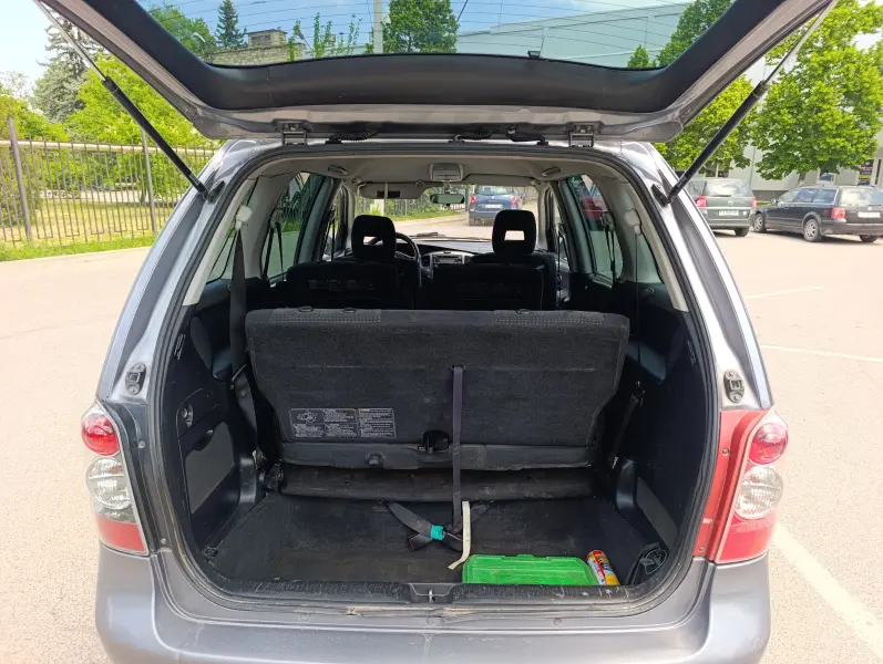 Mazda MPV, 2005