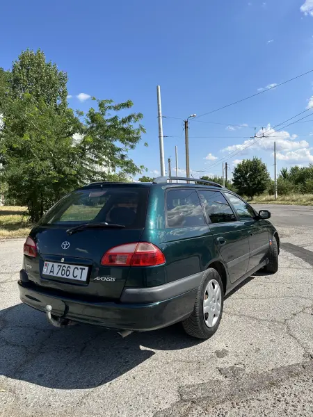 Toyota Avensis, 2000