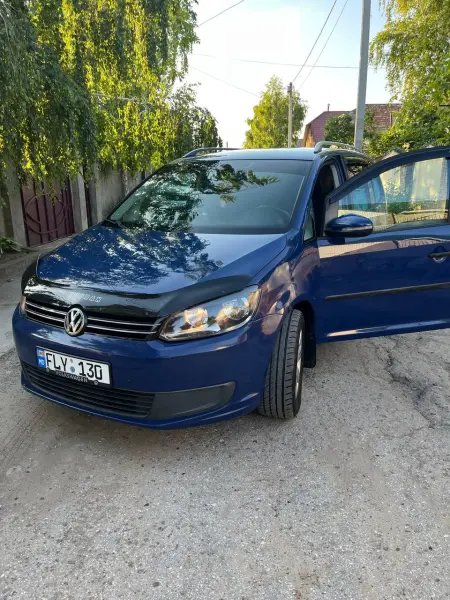 Volkswagen Touran, 2011