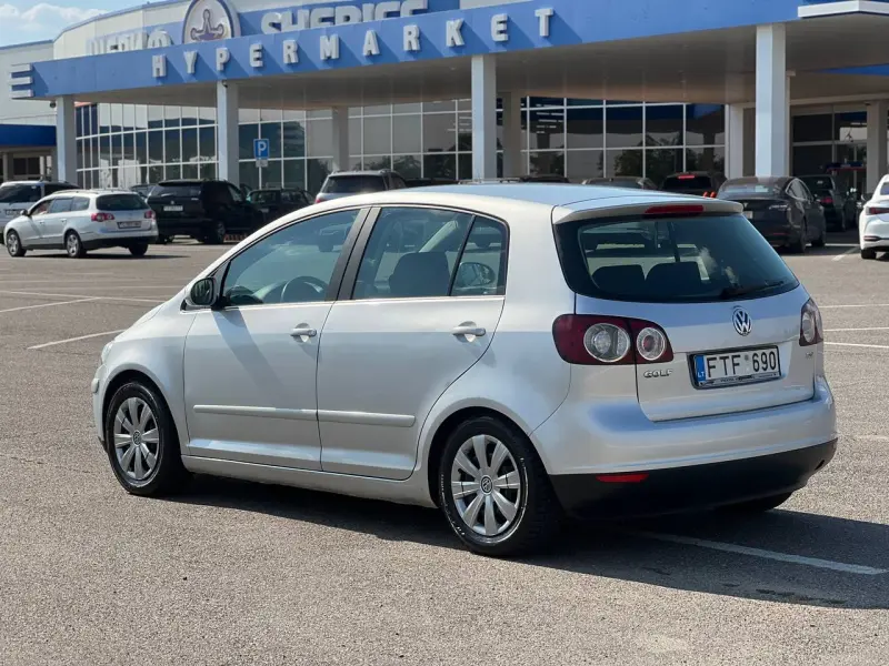 Volkswagen Golf, 2005