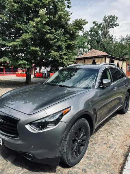 Infiniti FX-Series, 2012